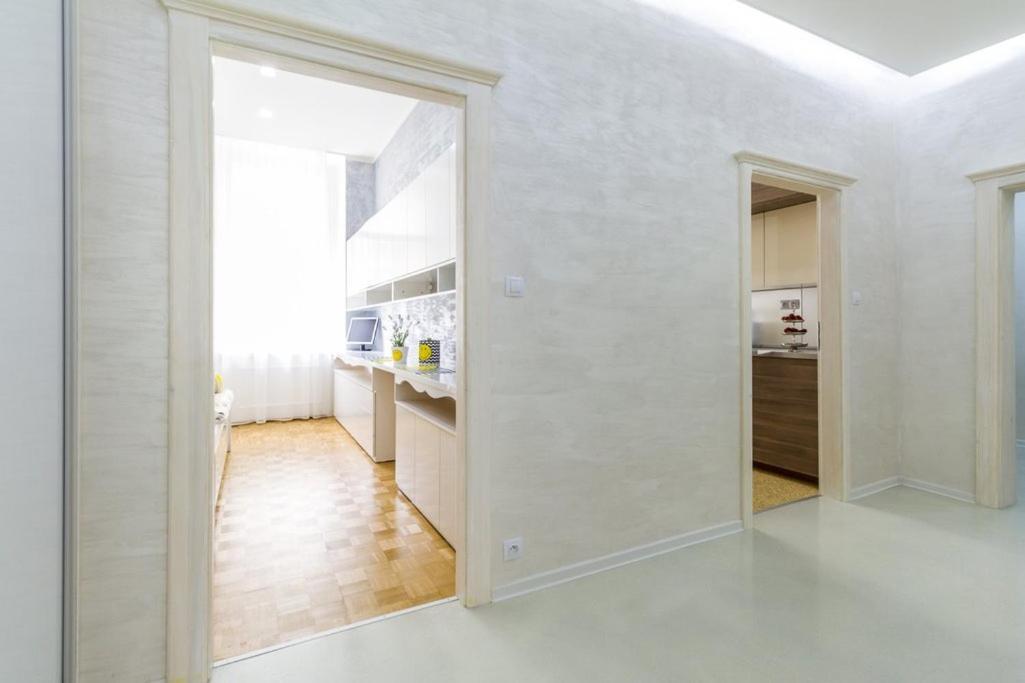 Stylish Apartment 5 Minutes Walk From City Center Prag Eksteriør billede