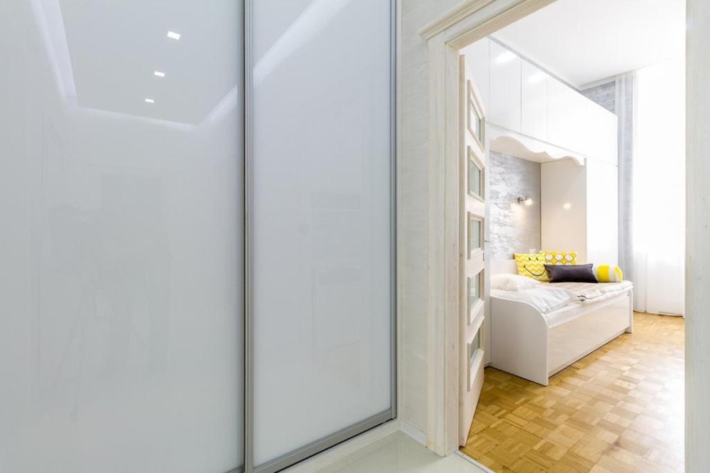 Stylish Apartment 5 Minutes Walk From City Center Prag Eksteriør billede